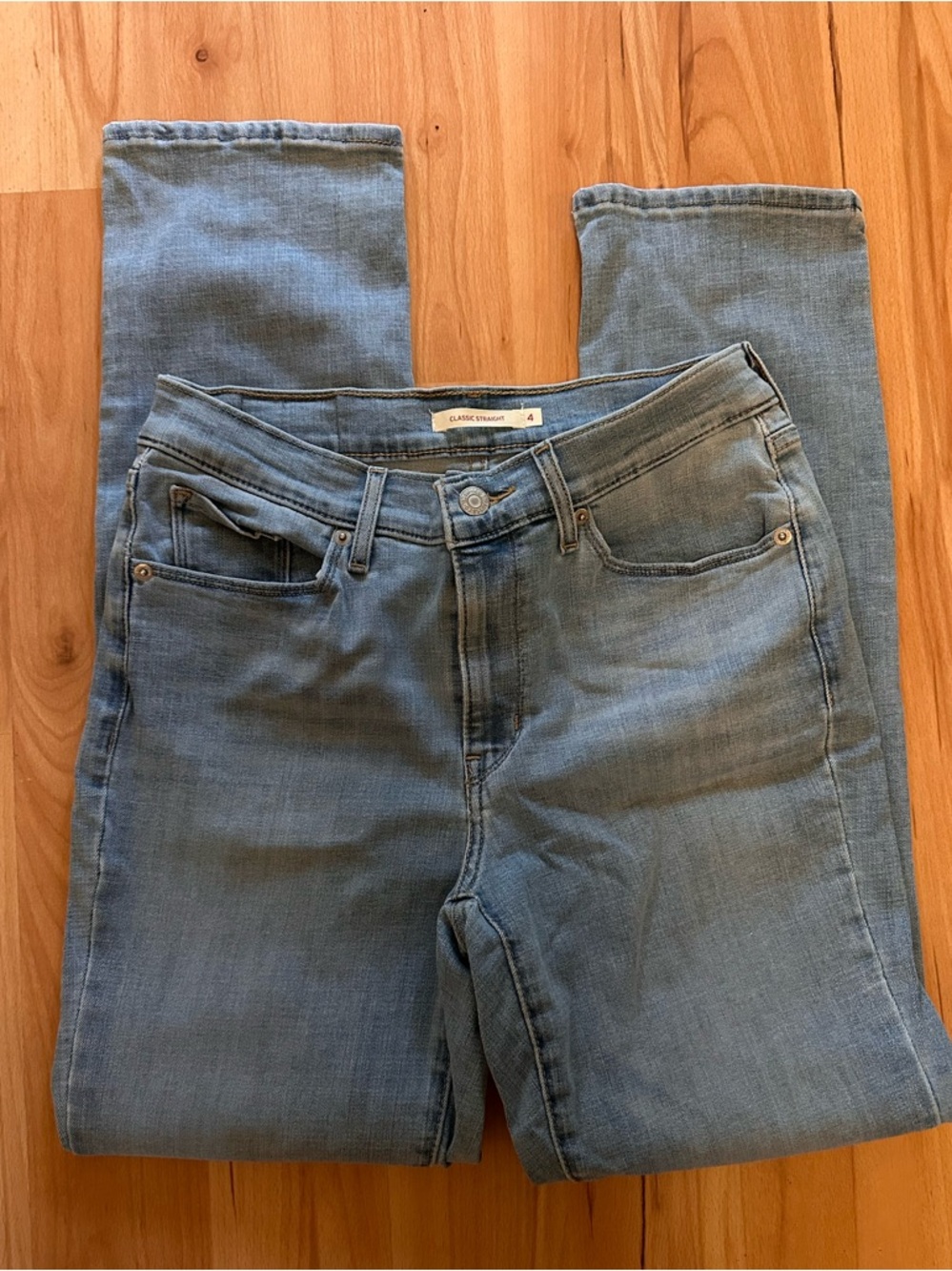 Classic Straight Light Blue Women’s Jeans